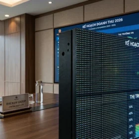 Màn hình LED P2 sắc nét lắp đặt cho phòng họp sang trọng tại công ty LED Đại Nam.