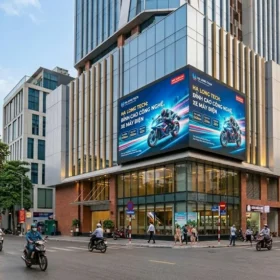 Màn hình LED P4 ngoài trời hiển thị sắc nét phù hợp cho diện tích mặt tiền lớn