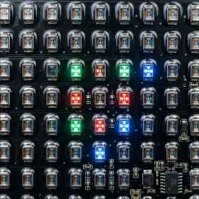 Cận cảnh module và chip LED của màn hình LED P4 ngoài trời chính hãng LED Đại Nam.